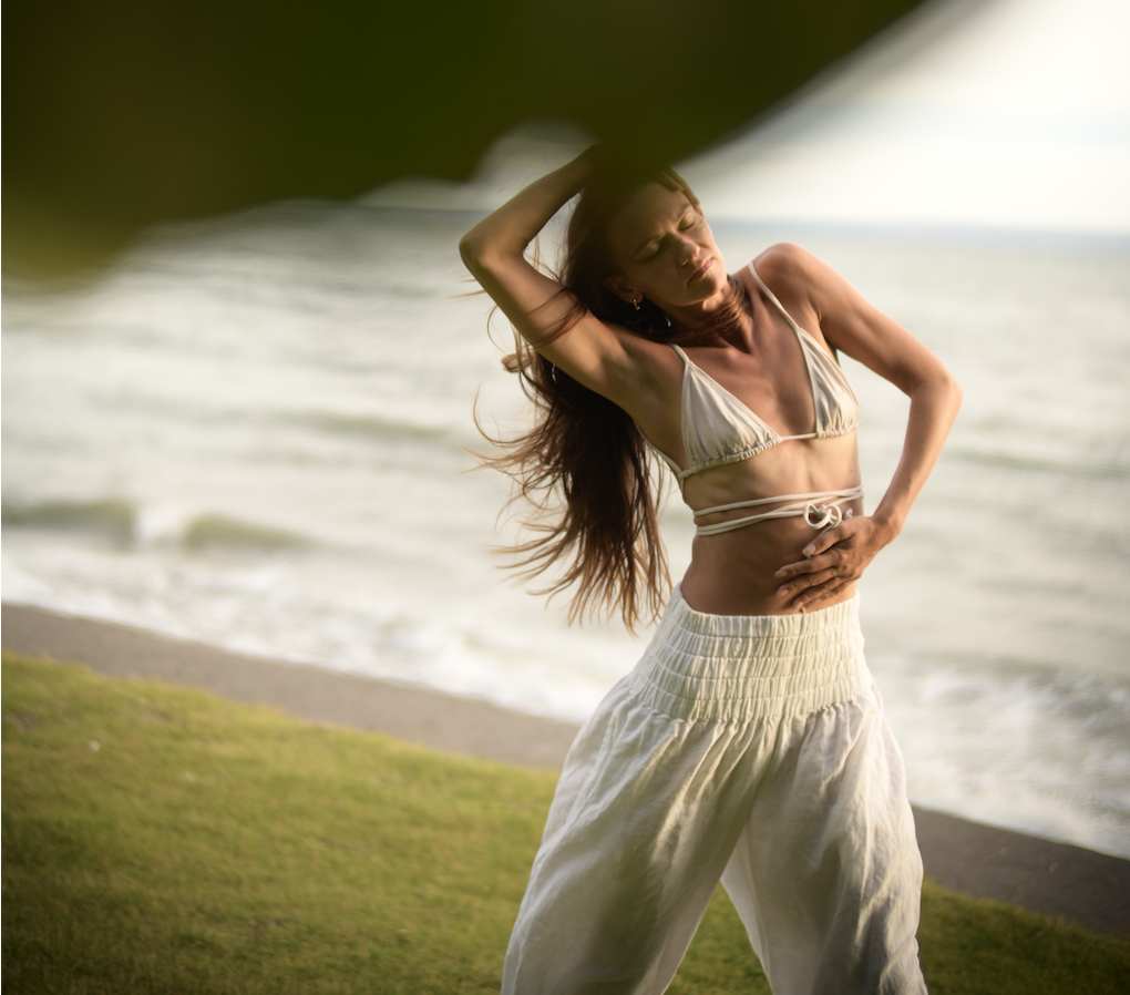 Somatic dancer in movement