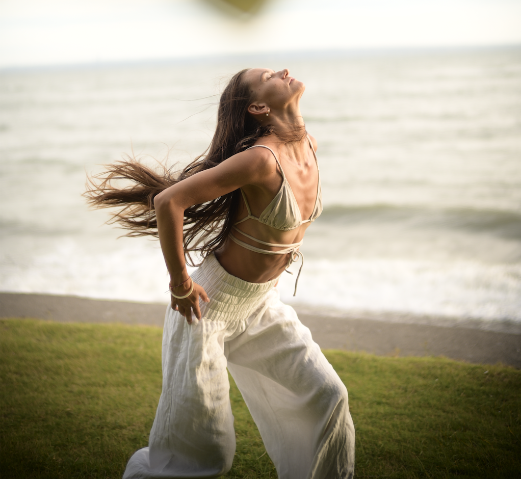 Somatic dancer in movement